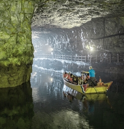 <span class='small-text'>跳島之旅系列</span><br/>